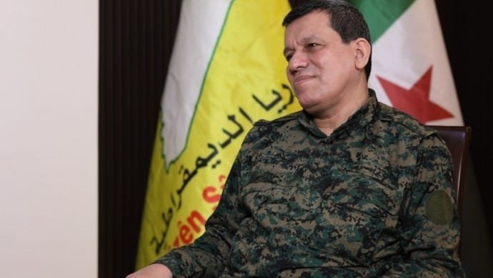 Mazlum Ebdî, Suriye Geçiş Hükümeti’ne bağlı grupların Halep’in Şêx Meqsût ve Eşrefiye mahallelerine dönük saldırılarına tepki gösterdi.