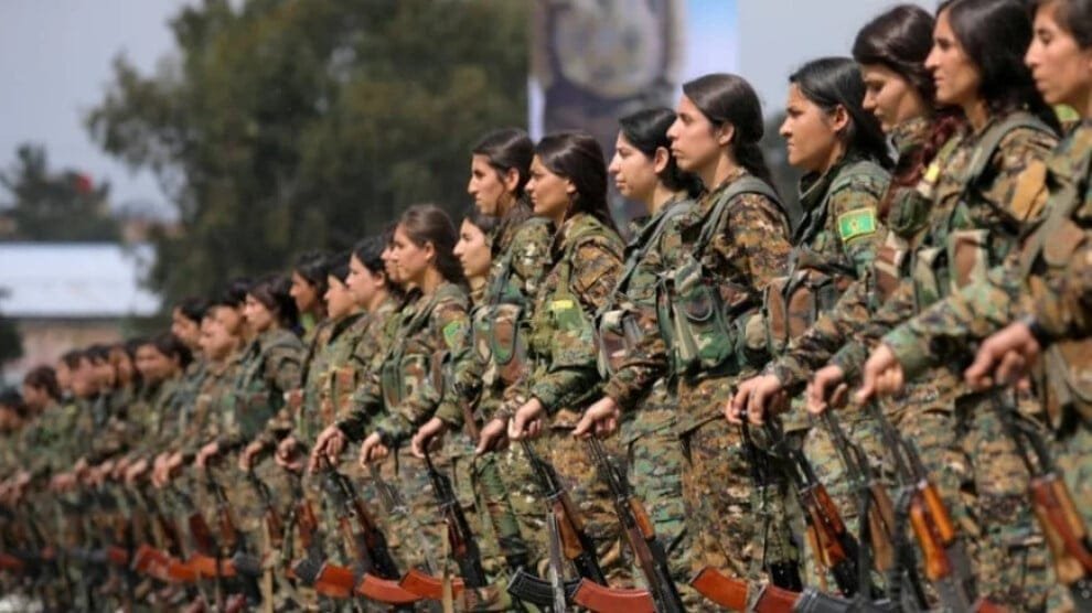 YPJ Komutanı Raya Mihemed, Haseke’de bulunan güçlerinin her türlü saldırıya karşılık vereceğini belirterek, “HTŞ çetelerinin geçmesine ya da DAİŞ çetelerinin kaçmasına izin vermeyeceğiz” dedi.